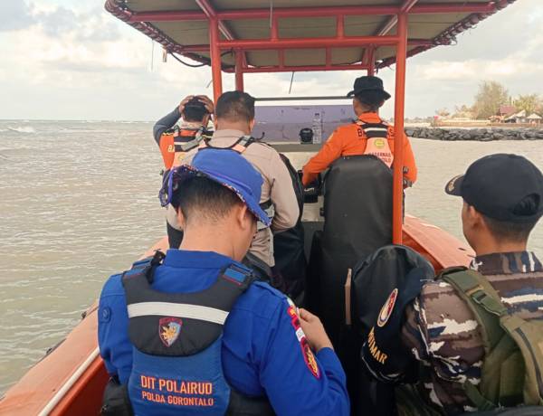 Kapal Wisata Berisi 13 Orang Hilang Kontak, Tim SAR Gabungan Sisir Perairan Togean-Marisa