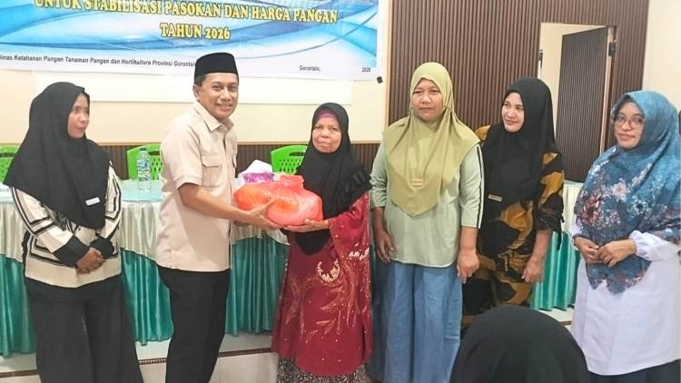 120 Warga Oluhuta Terima Bantuan Pangan, Syamsir Kiyai: Bantuan ini Hanya Penanganan Sementara Dampak Kekeringan