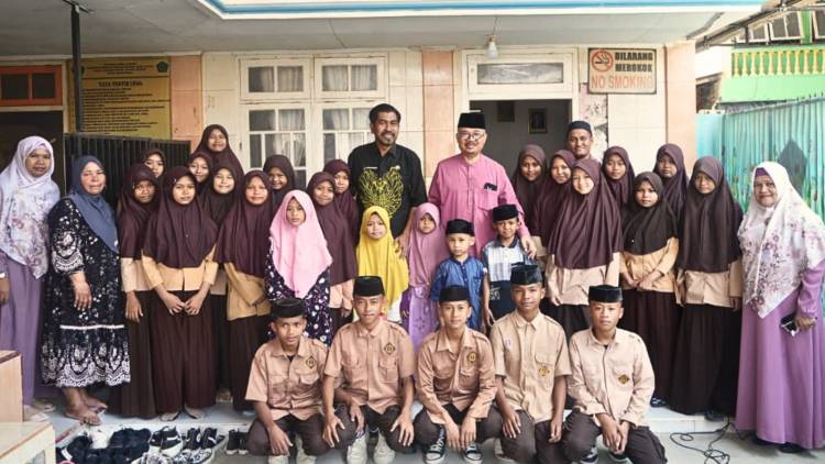 Datang dan Makan Bersama Anak Yatim, Ini Pesan Ketua DPRD Gorontalo